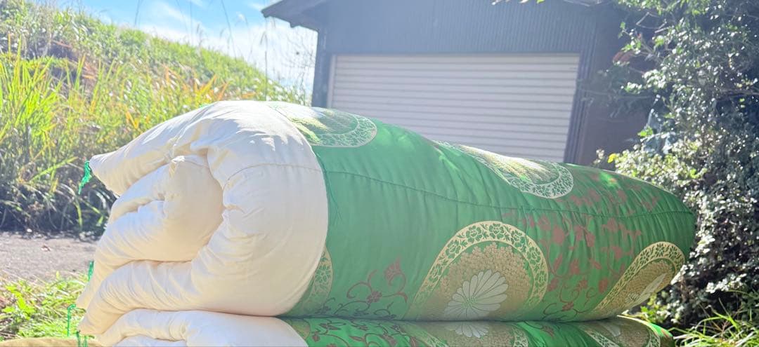 2215様感謝‼️菊と桐‼️ふかふか‼️FUTON蔵出し金蘭緞子掛けふとん未使用1枚