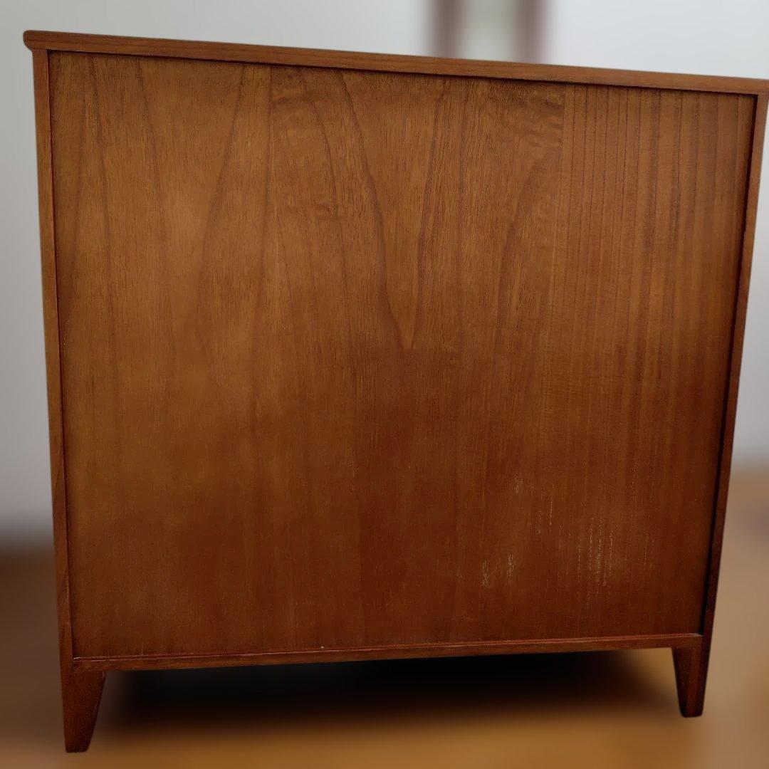 木製チェスト ガラスパネル付き