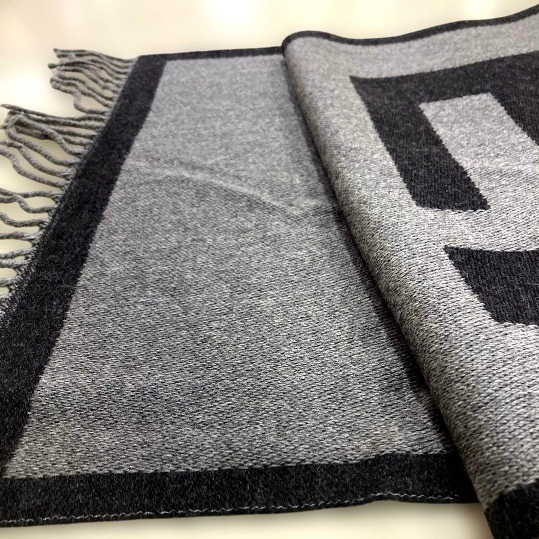 FENDI・メンズ・レディース兼用ストール・ リバーシブル(未使用)