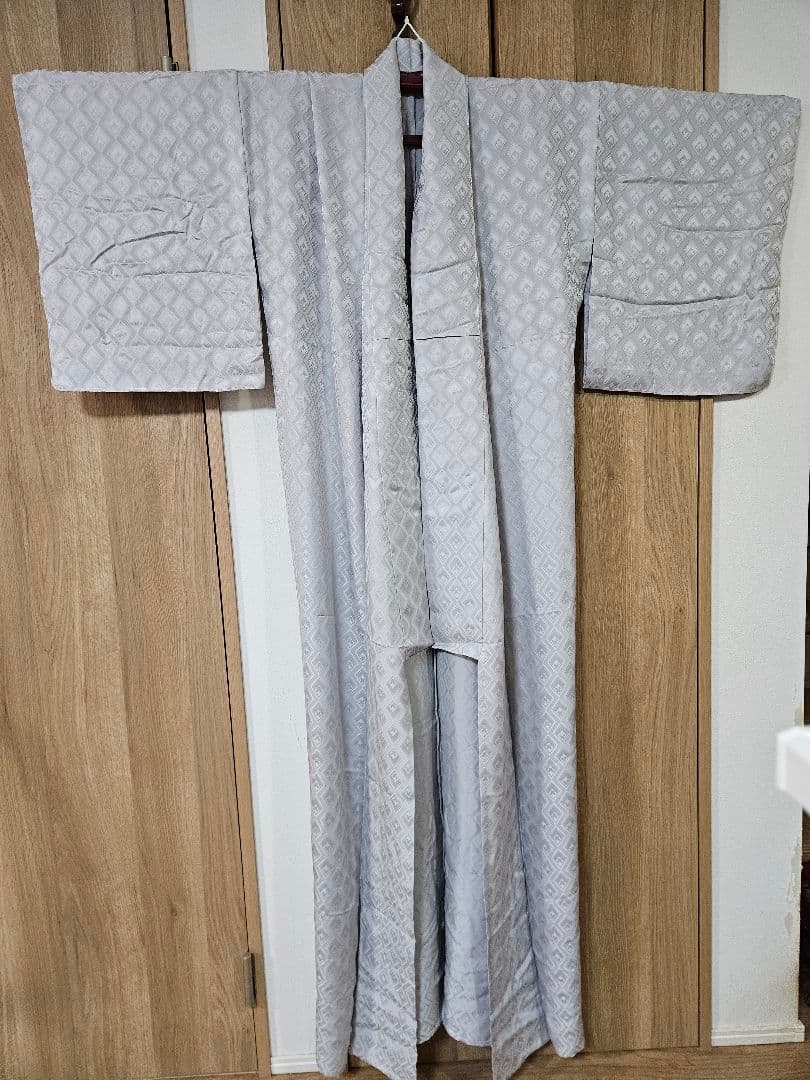 グレー模様入り着物 ディズニー ミッキー柄