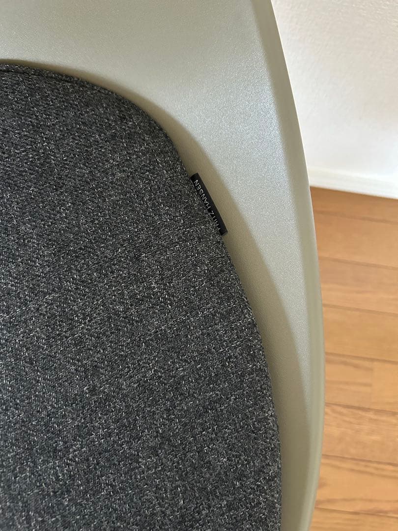 フリッツハンセン　ドロップチェア　ブラック　オリーブ　二脚まとめ売り