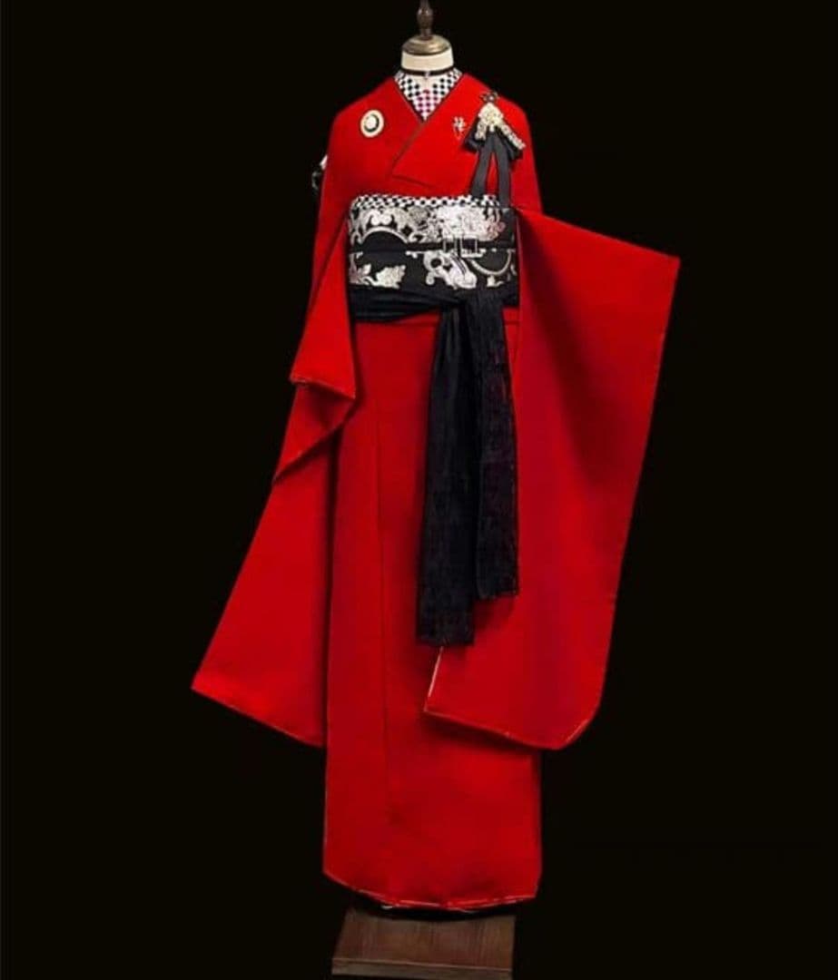 赤　色無地　振袖　キモノハーツ　キモノマチ　ふりふ　好きな方へ　モダン　レトロ