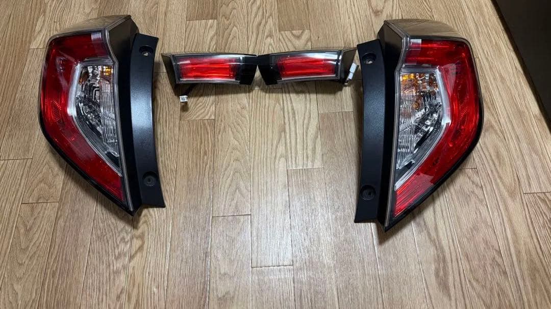 ホンダ シビック FK7 純正テールランプ 左右セット