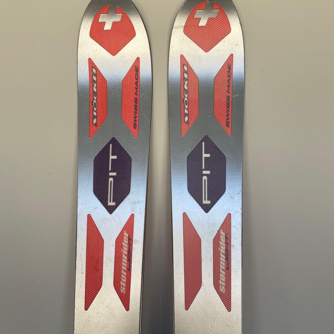 Stöckli スキー板 シルバー/オレンジ/紫 バインディング付き