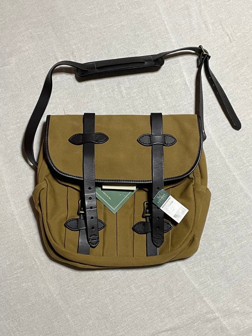FILSON カーキ ダブルバックルバッグ 中型