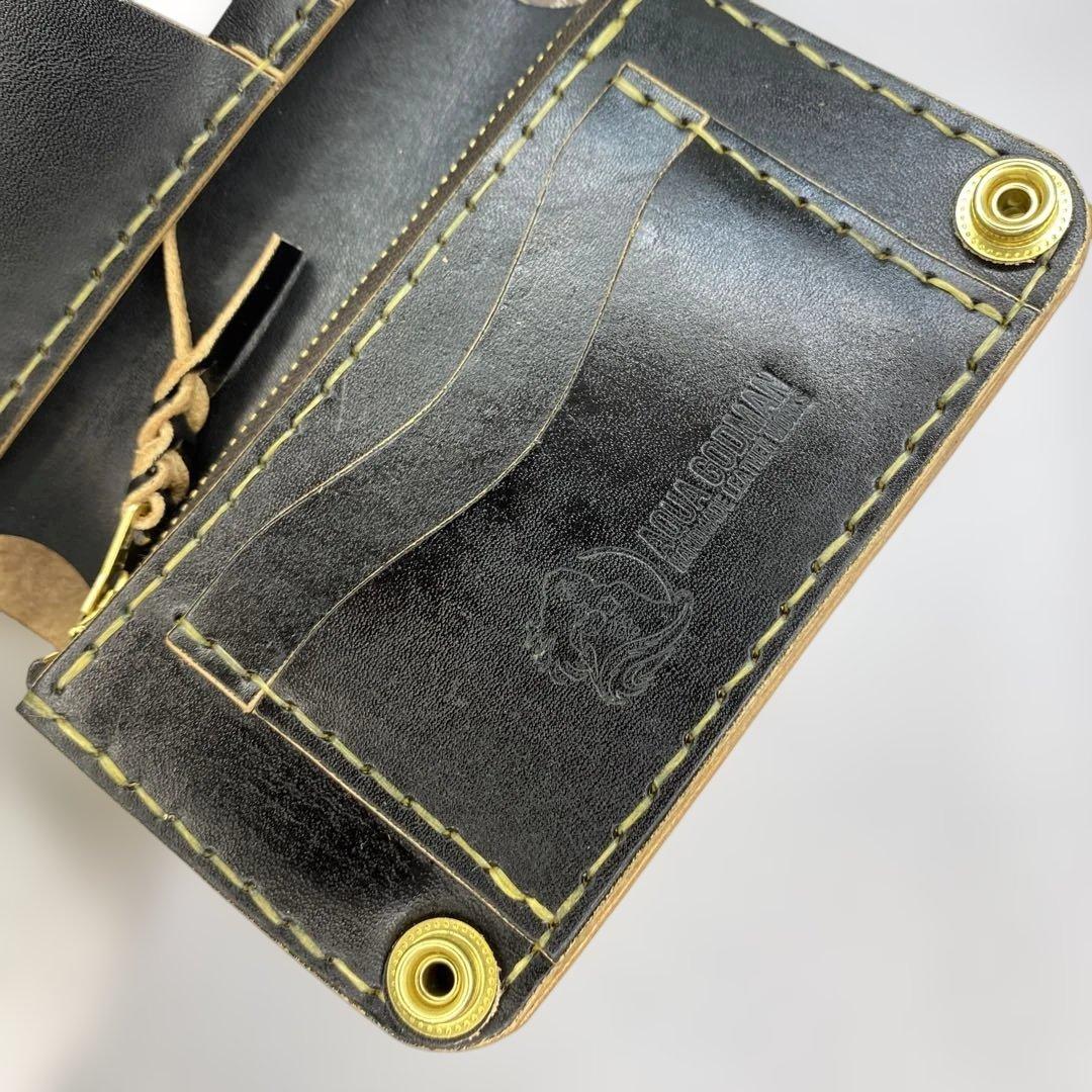 折らずお札収納 丘染めブラックの無骨トラッカーウォレット マチ 引手 小判かん