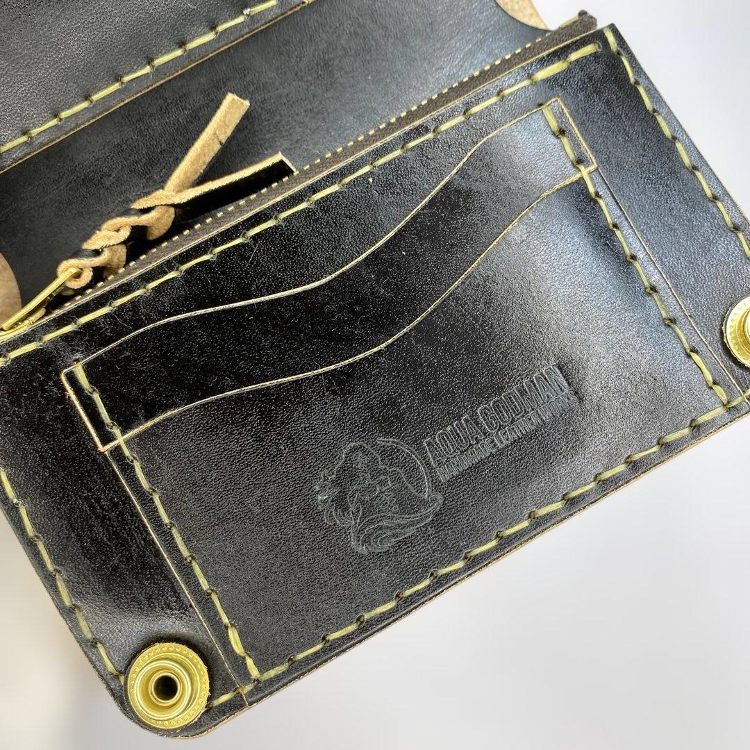 折らずお札収納 丘染めブラックの無骨トラッカーウォレット マチ 引手 小判かん