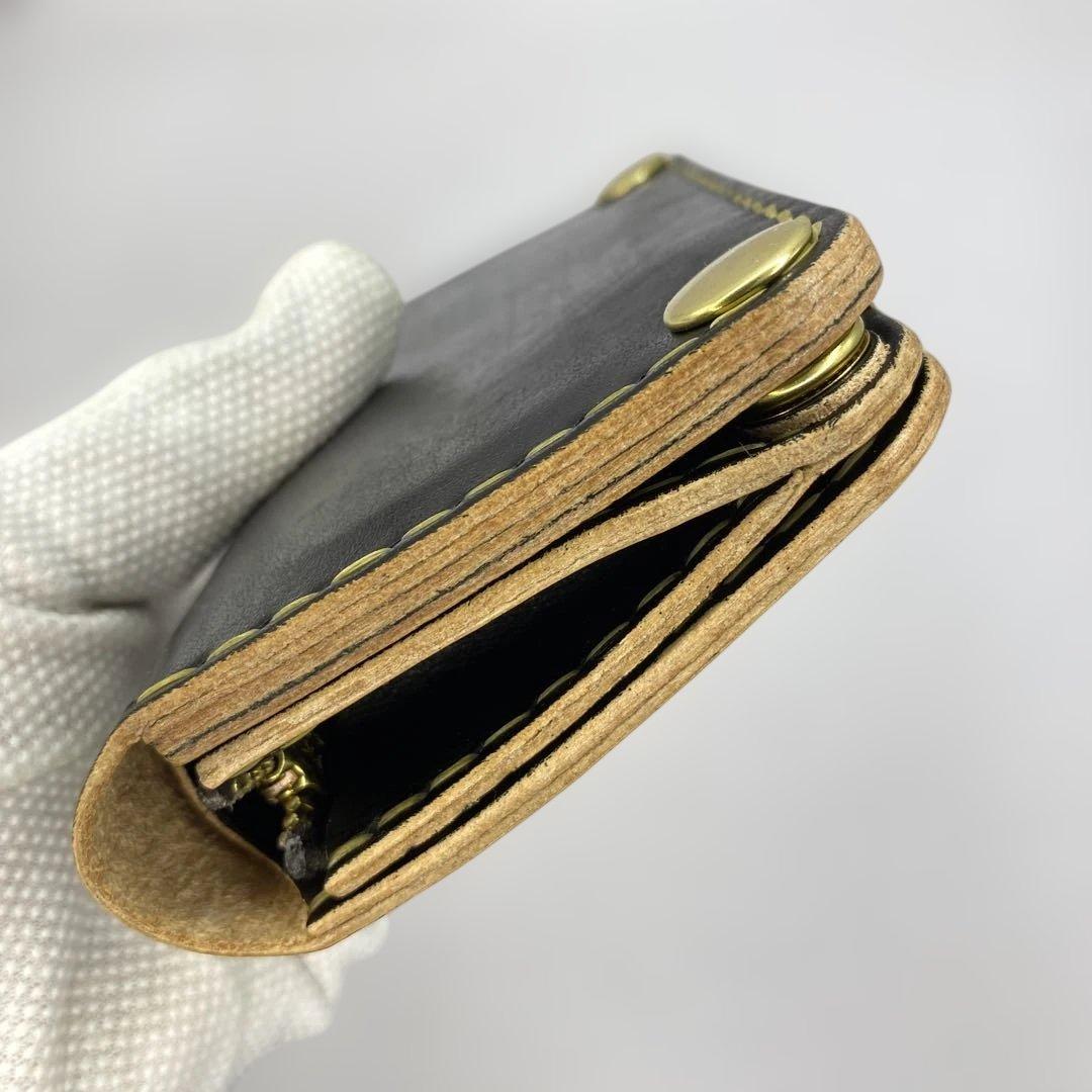 折らずお札収納 丘染めブラックの無骨トラッカーウォレット マチ 引手 小判かん