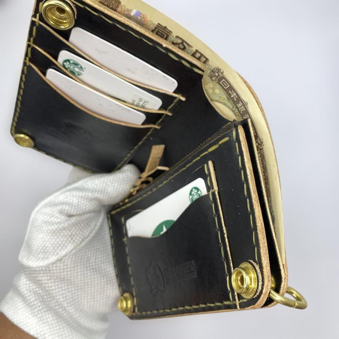 折らずお札収納 丘染めブラックの無骨トラッカーウォレット マチ 引手 小判かん