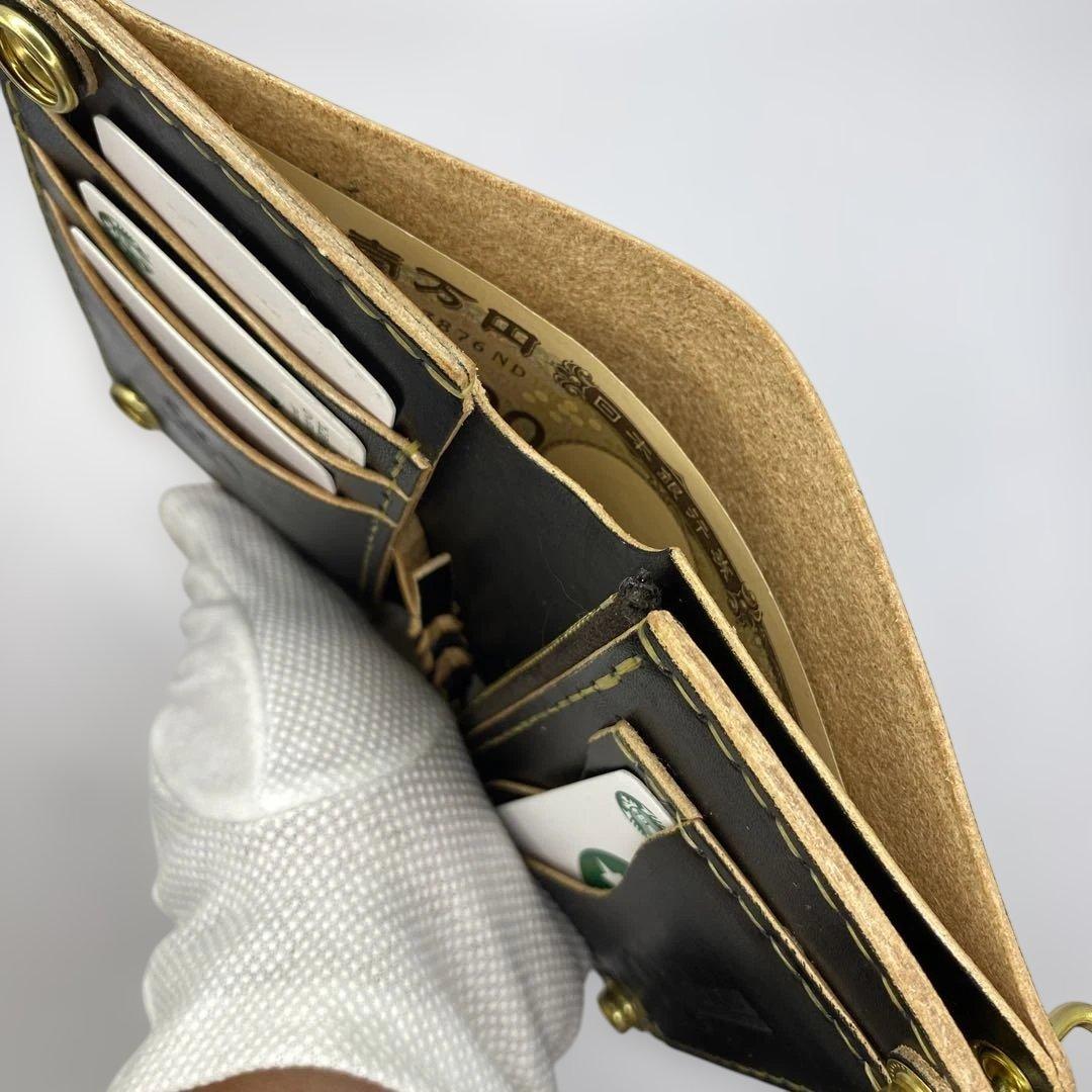 折らずお札収納 丘染めブラックの無骨トラッカーウォレット マチ 引手 小判かん