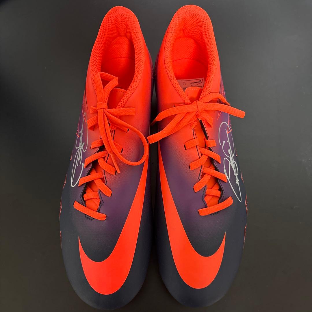 ネイマール直筆サイン入り16/17スパイク ナイキ ハイパーヴェノム フェイド2