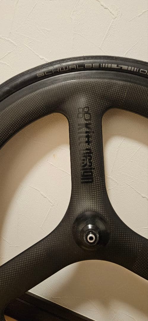 Kitt design 451 Carbon ホイールフロントリア