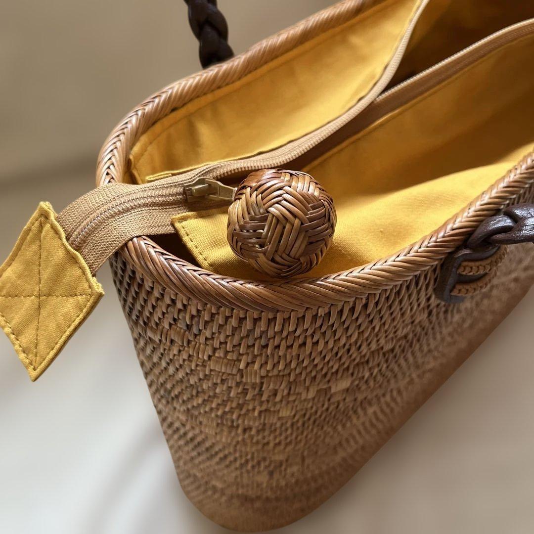 美品！アンドユウ　アタ製カゴバッグ　AndYu内布ファスナー付き