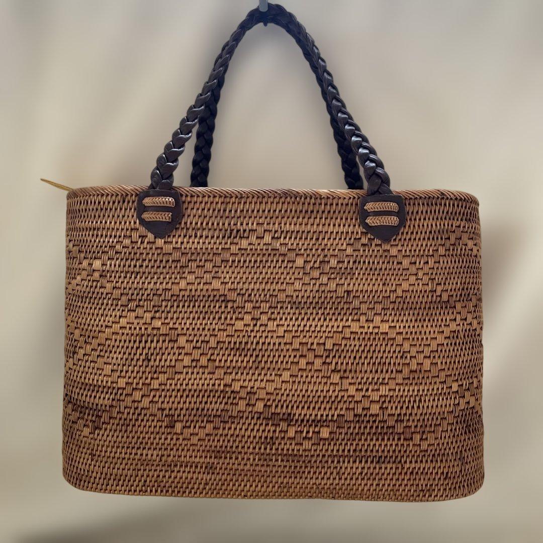 美品！アンドユウ　アタ製カゴバッグ　AndYu内布ファスナー付き