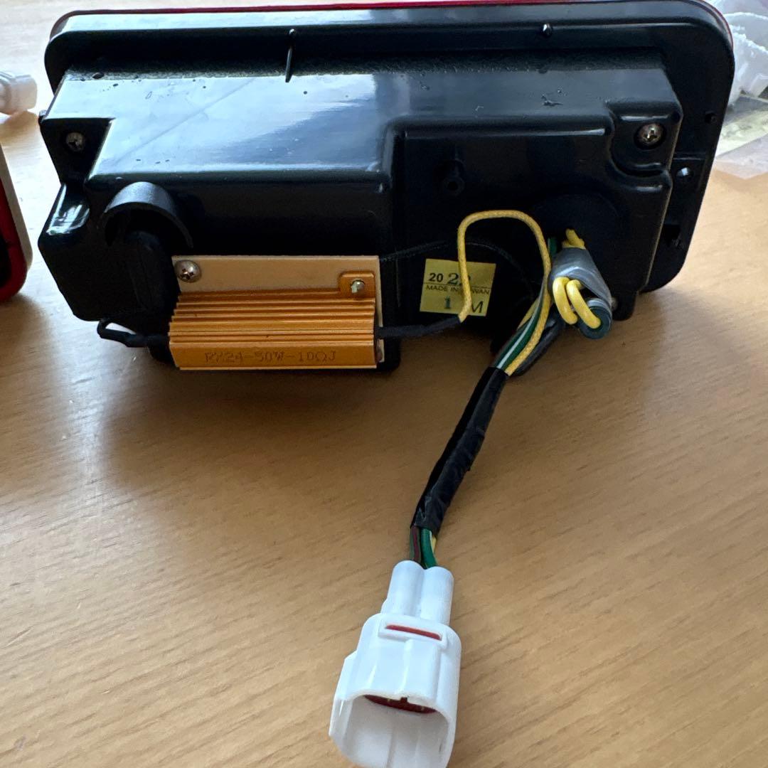 ダイハツ ハイゼットトラック　前期フルLEDテールランプ