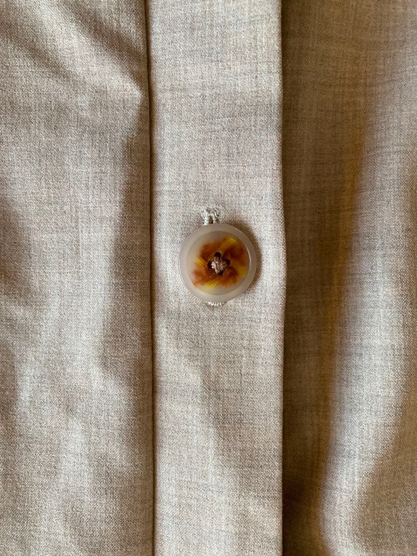 ベージュ ノーカラージャケットとパンツセット　new order