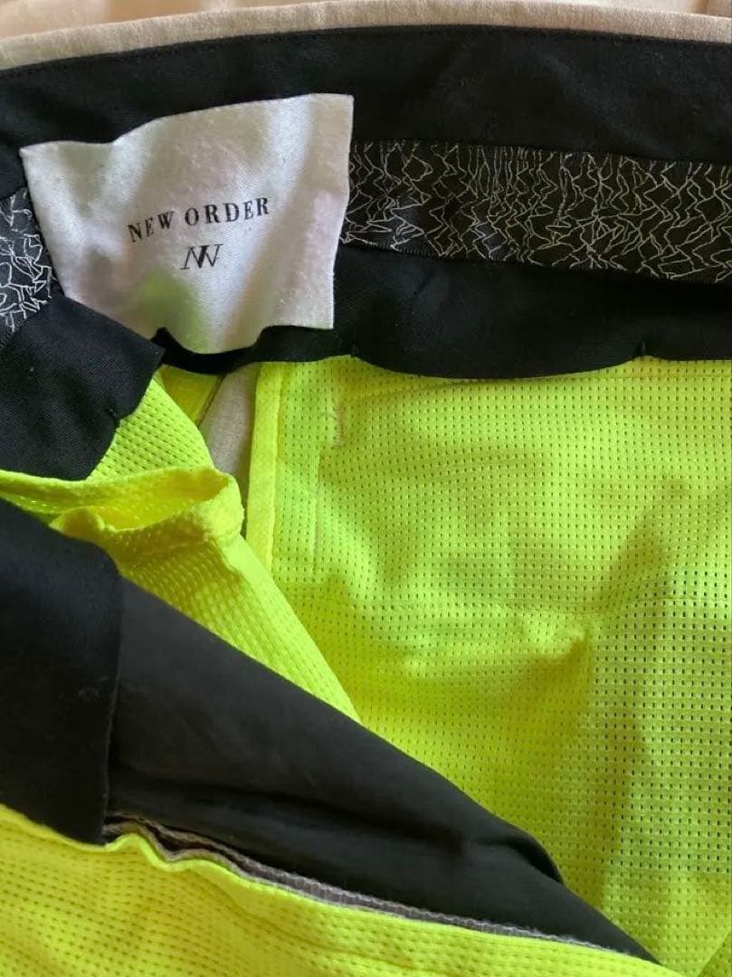 ベージュ ノーカラージャケットとパンツセット　new order