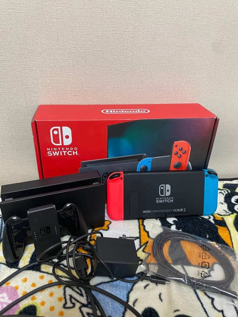 動作確認済み極美品　Nintendo Switch 本体 赤と青 Joy-Con