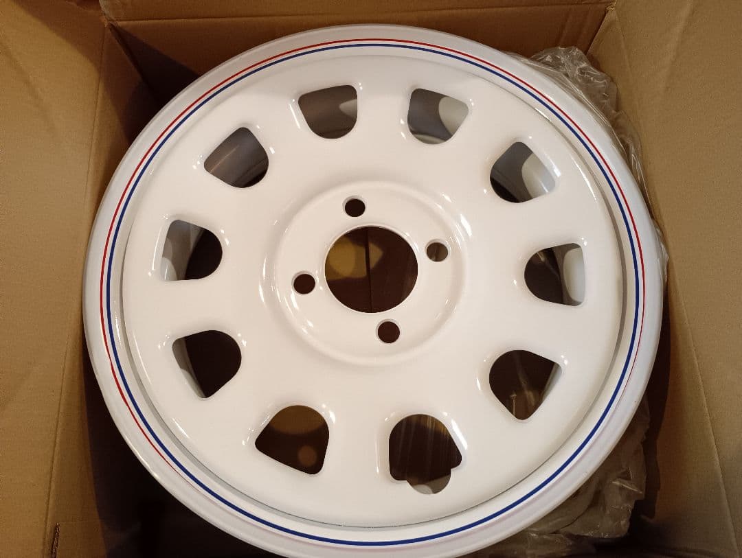 デイトナ?デイトナ風?14インチスチールホイール ホワイト 未使用 送料込