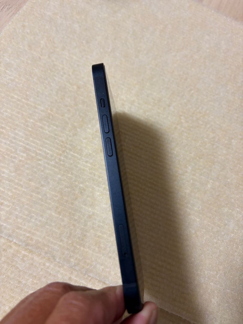 ①Apple iPhone 13 ミッドナイト