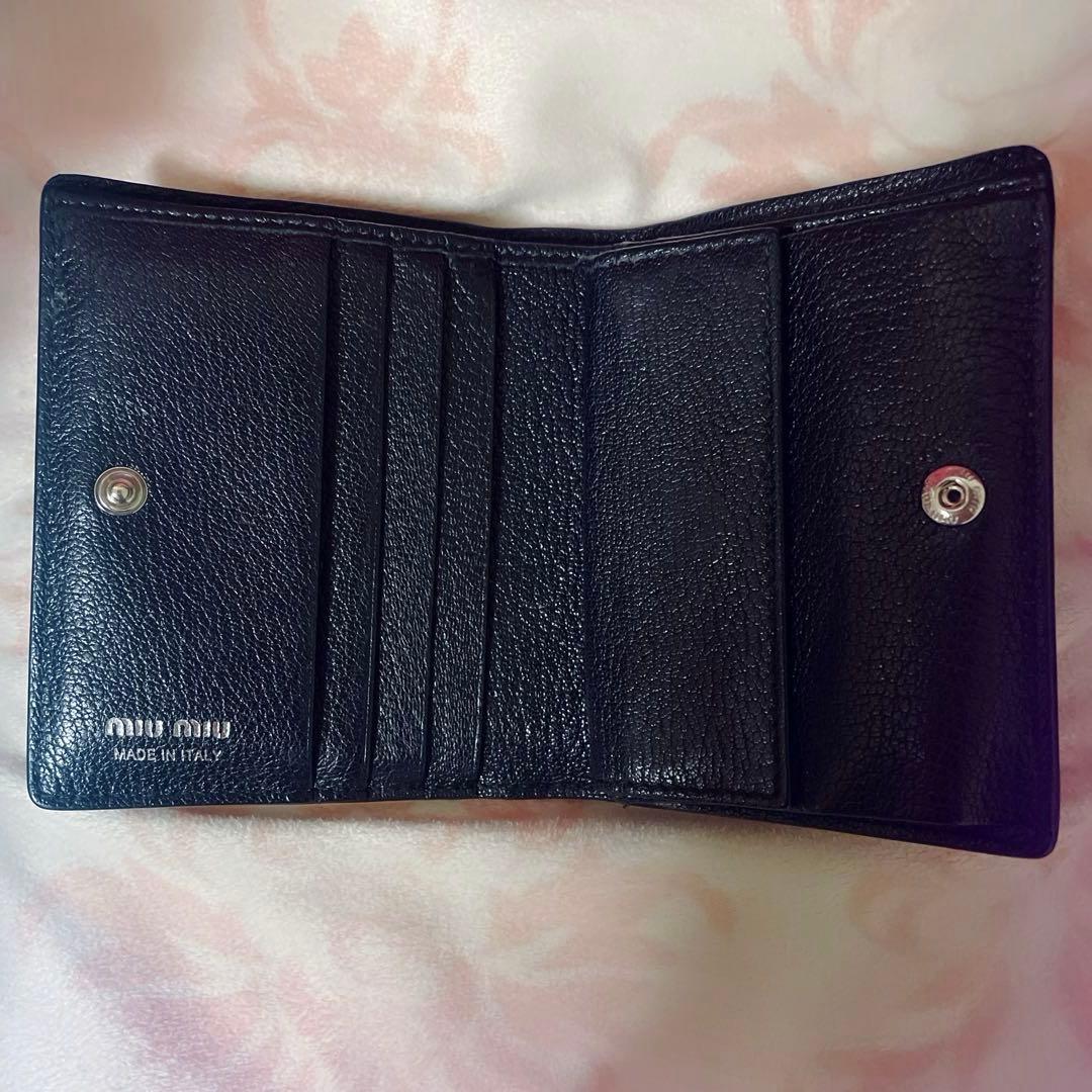 な*な様 miumiu マドラスパール2つ折り財布 ブラック