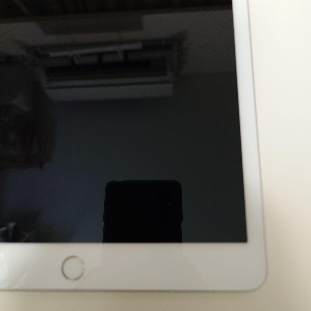 Apple iPad (第８世代) Wi-Fi 128GB シルバー
