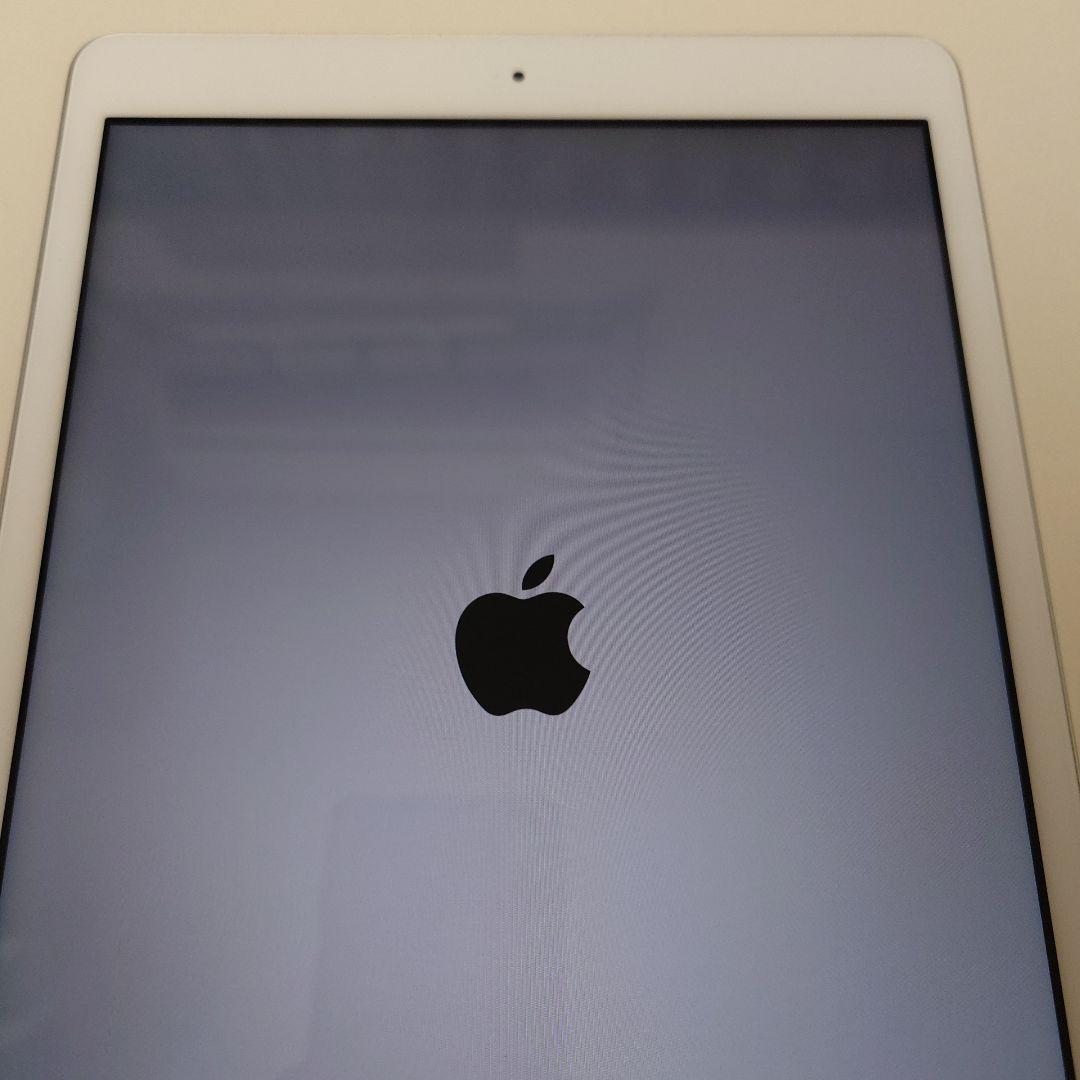 Apple iPad (第８世代) Wi-Fi 128GB シルバー