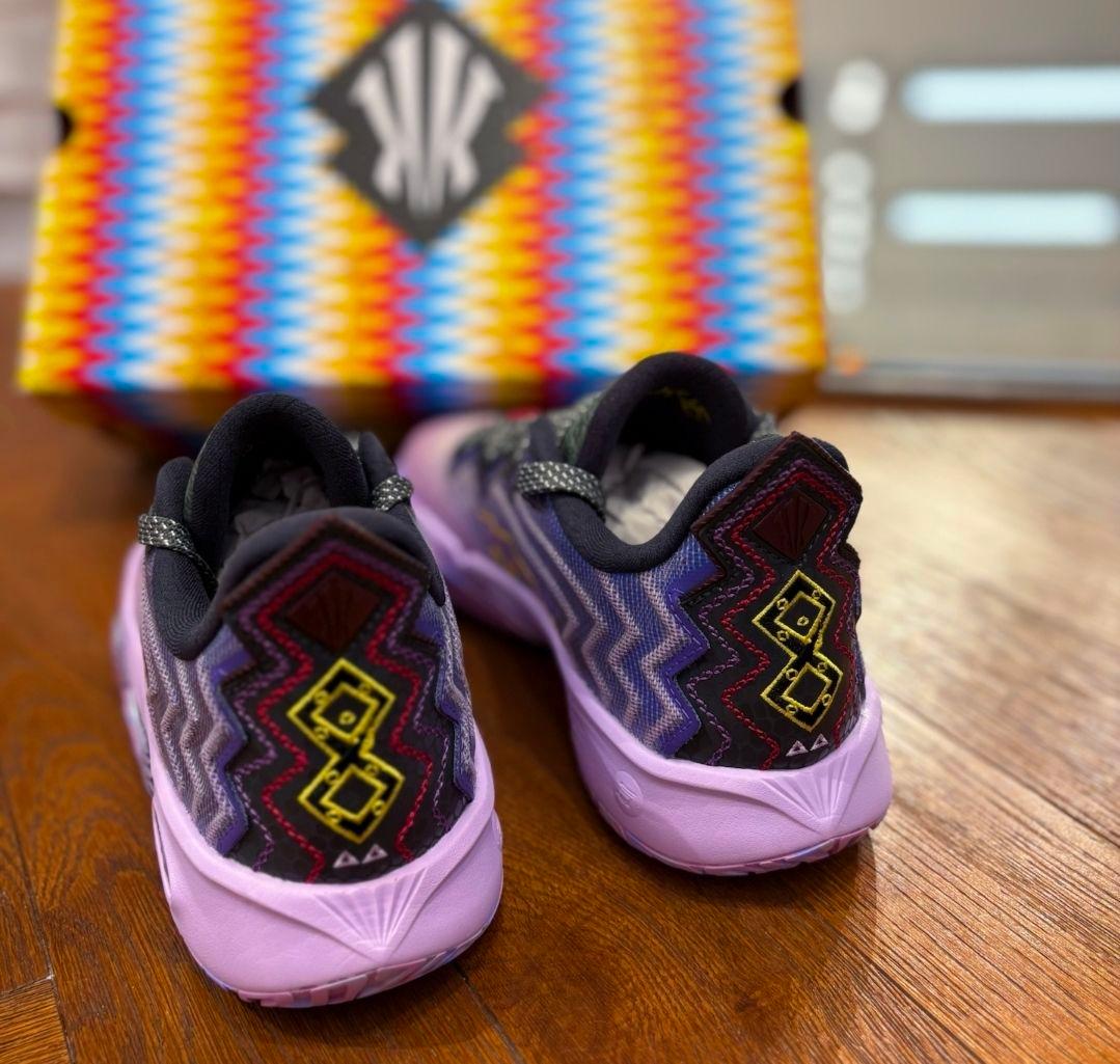 海外限定　Kyrie2 US10.5/27.5CM（スピードパワー）