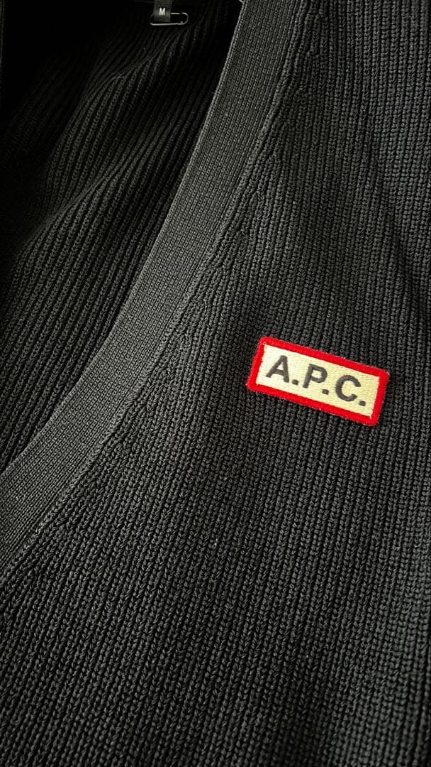 A.P.C. ブラックカーディガン
