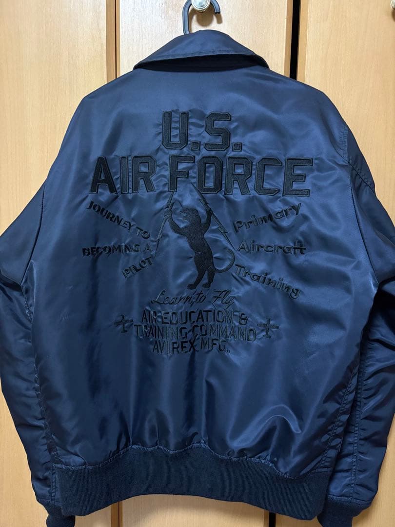 【こーじー】AVIREX MA-1 フライトジャケット ネイビー