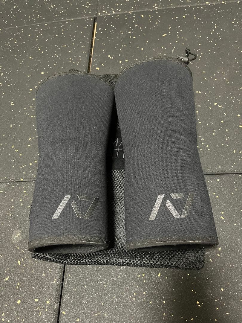 A7 ニースリーブ RIGOR MORTIS S black