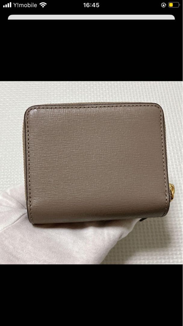 未使用　TORY BURCHトリーバーチ　レザー二つ折り財布　グレージュ