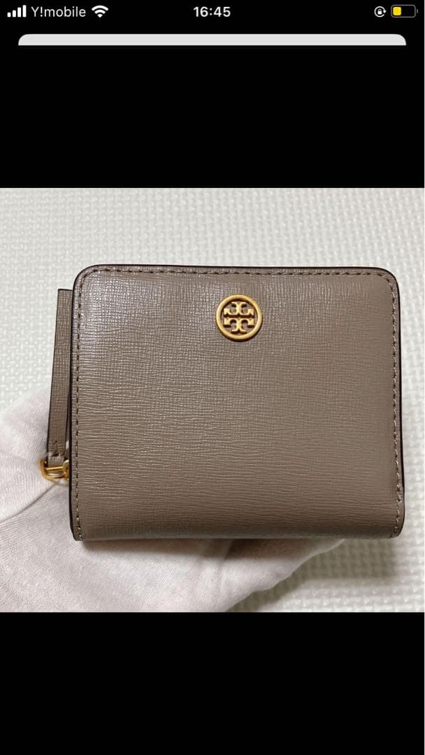 未使用　TORY BURCHトリーバーチ　レザー二つ折り財布　グレージュ