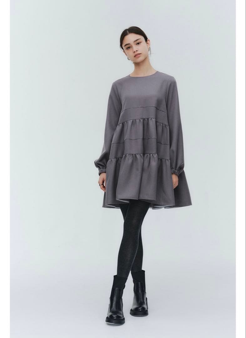 ひ*ー様 yori ランダムティアードショートドレス　グレー 長袖ワンピース