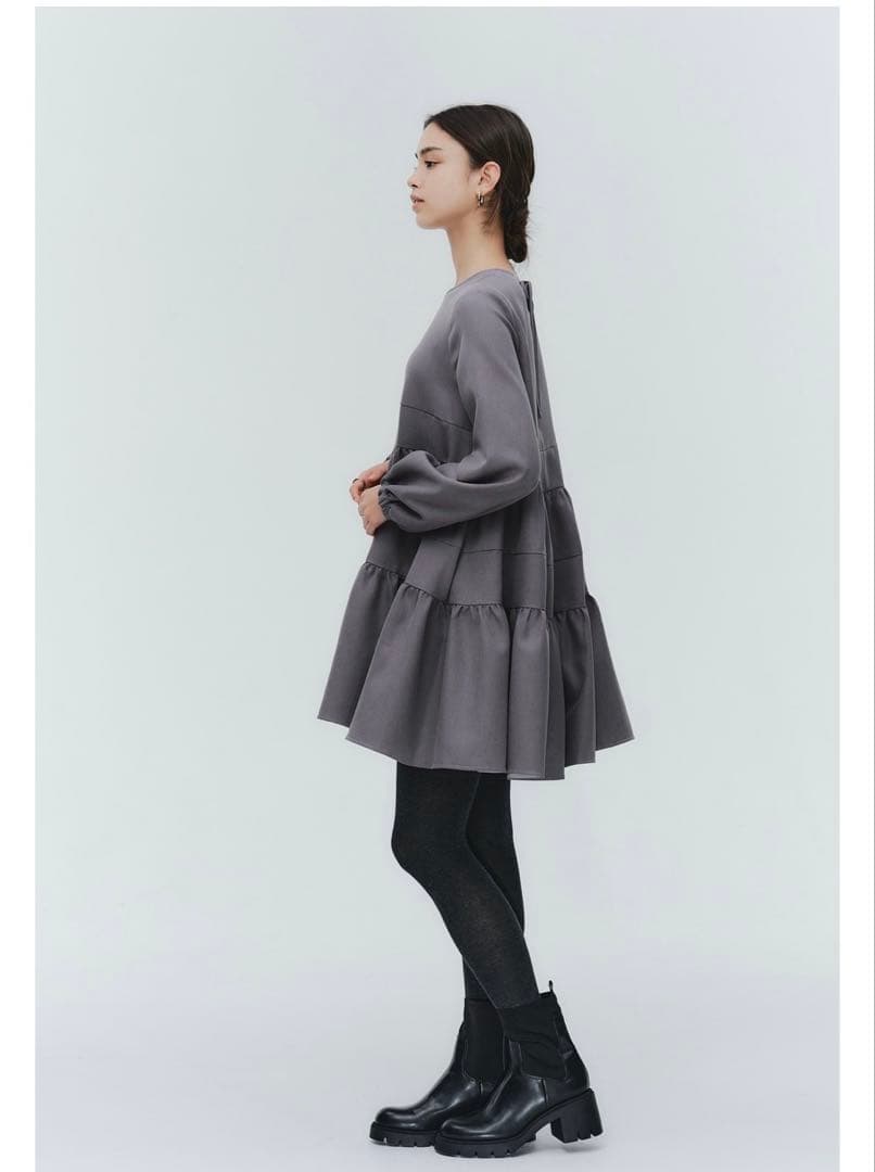 ひ*ー様 yori ランダムティアードショートドレス　グレー 長袖ワンピース