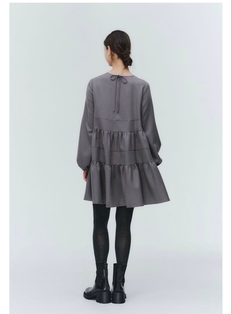 ひ*ー様 yori ランダムティアードショートドレス　グレー 長袖ワンピース