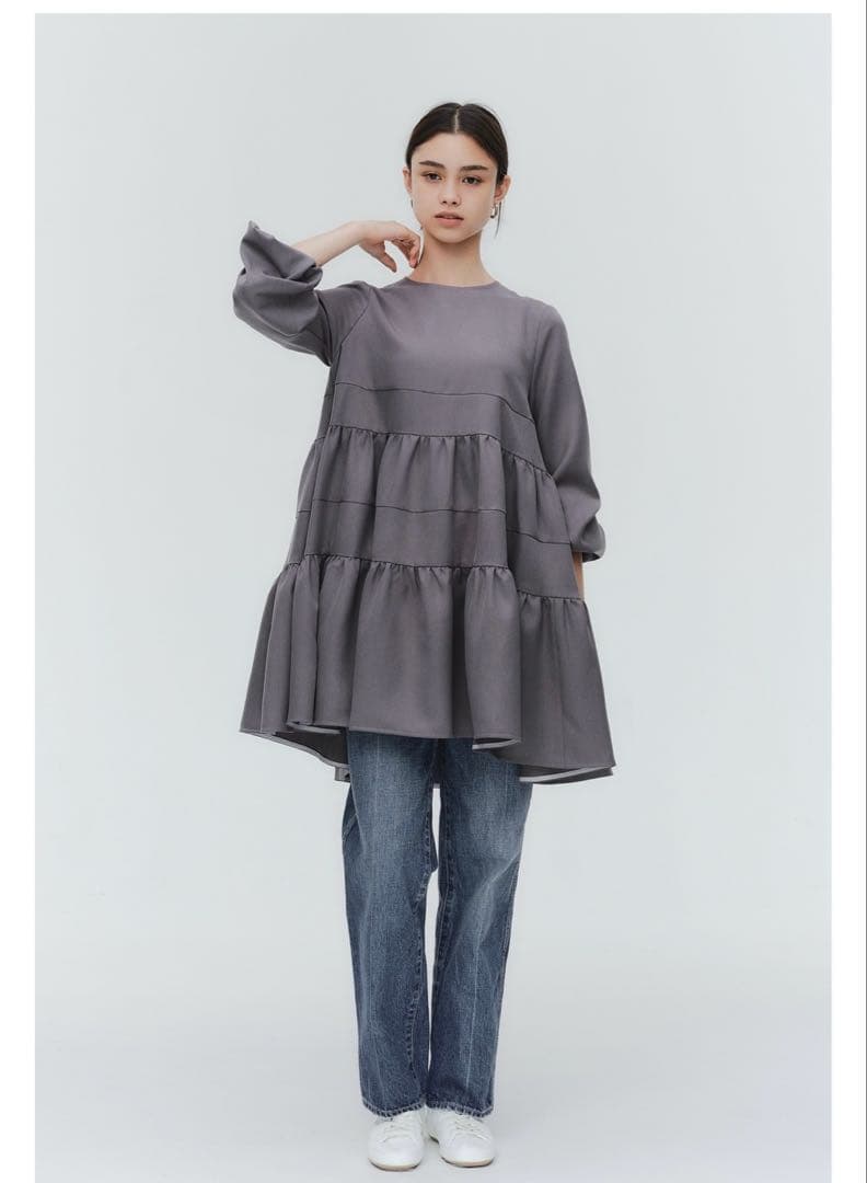 ひ*ー様 yori ランダムティアードショートドレス　グレー 長袖ワンピース