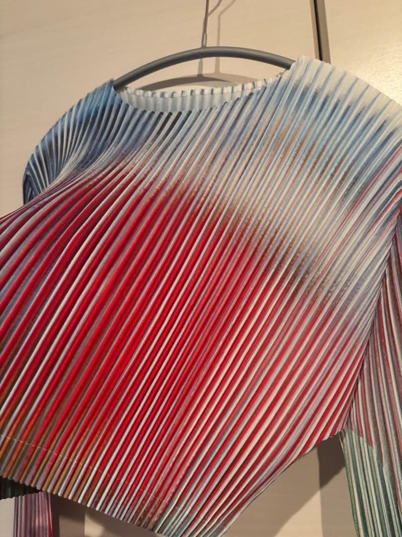 今季 ISSEY MIYAKE OBSCURE PLEATS