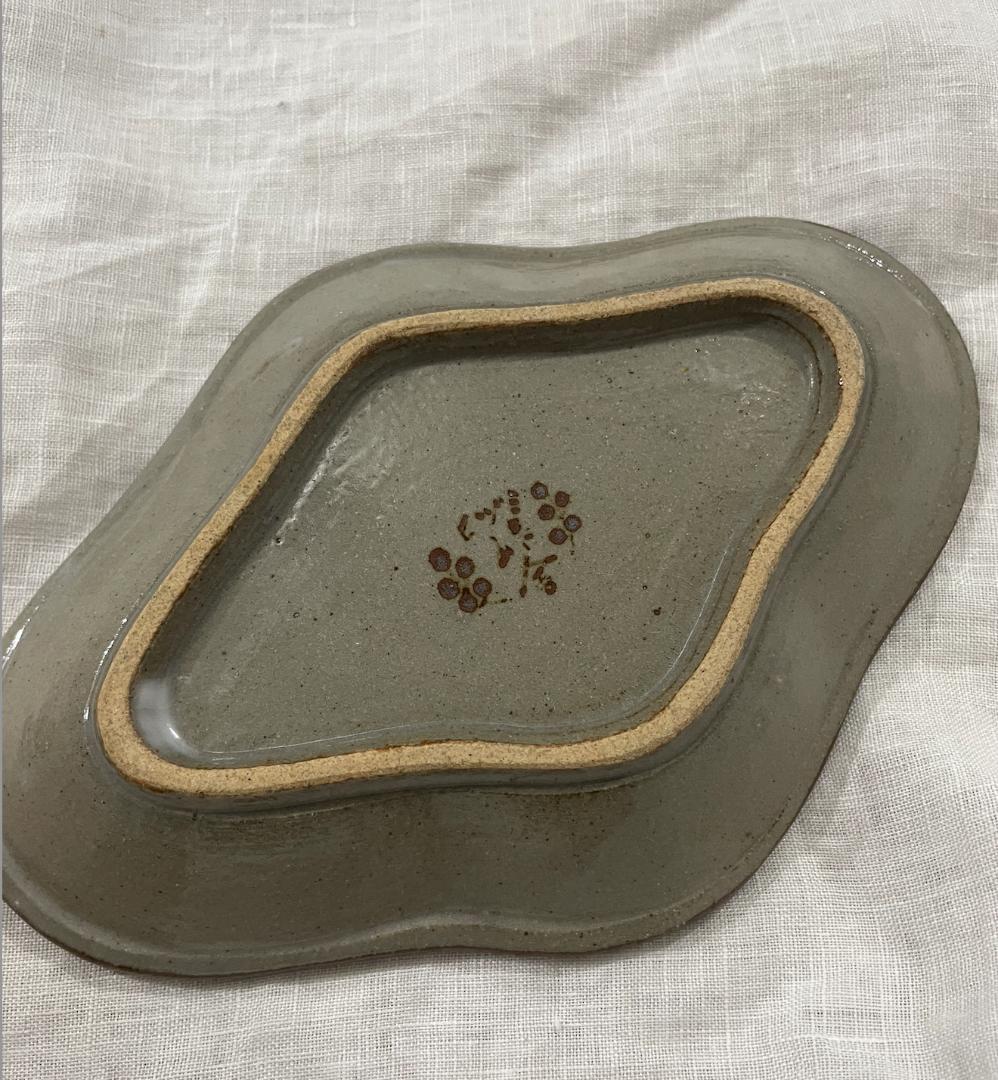 ヒヅミ峠舎　オーバル変形小皿　やちむん