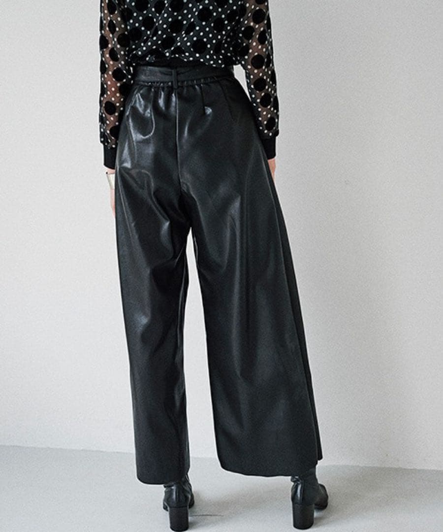 CLANE ワイドタックレザーパンツ　クラネ　ブラック