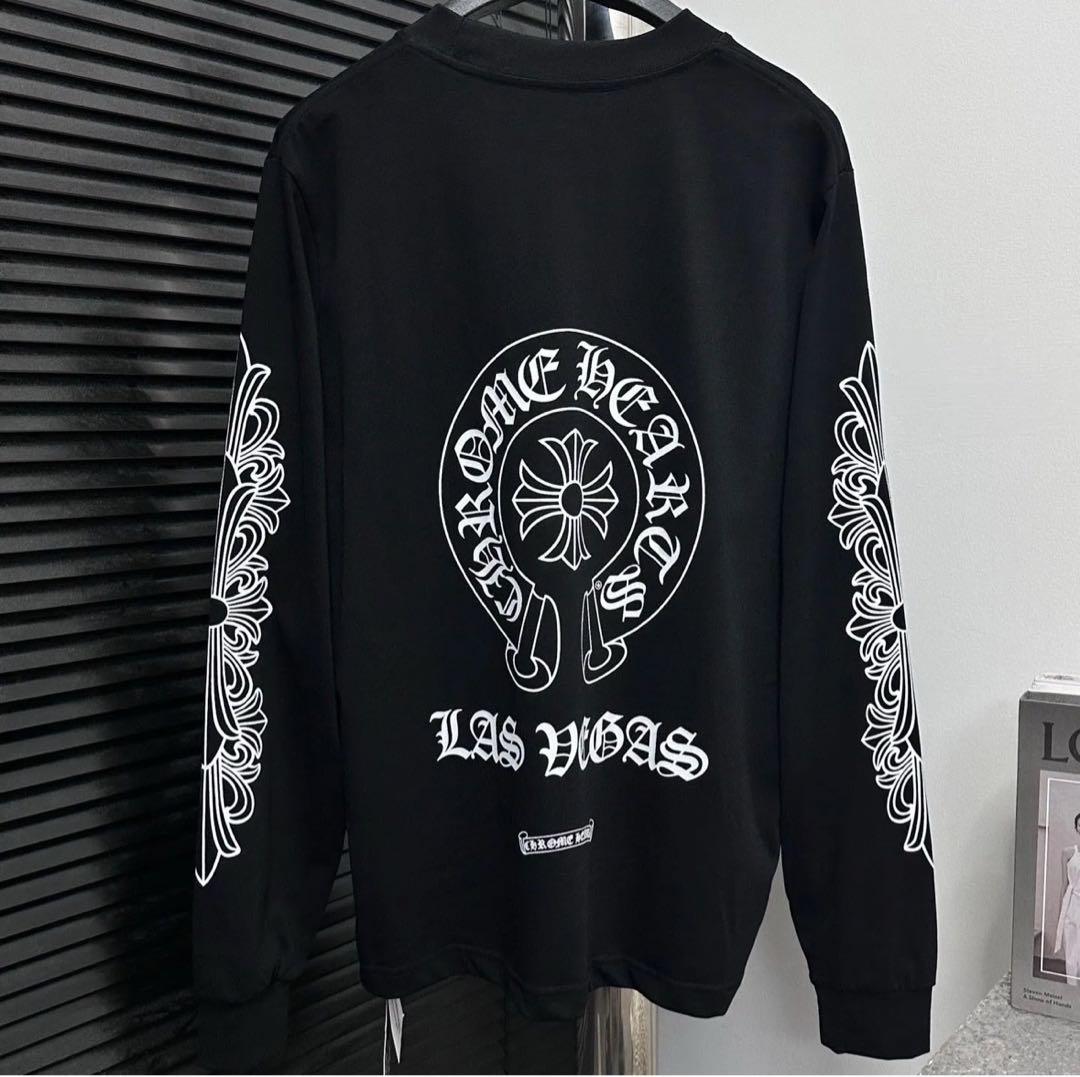 りな様Chrome Hearts の十字架が刺繍されたブラック ロング Tシャツ