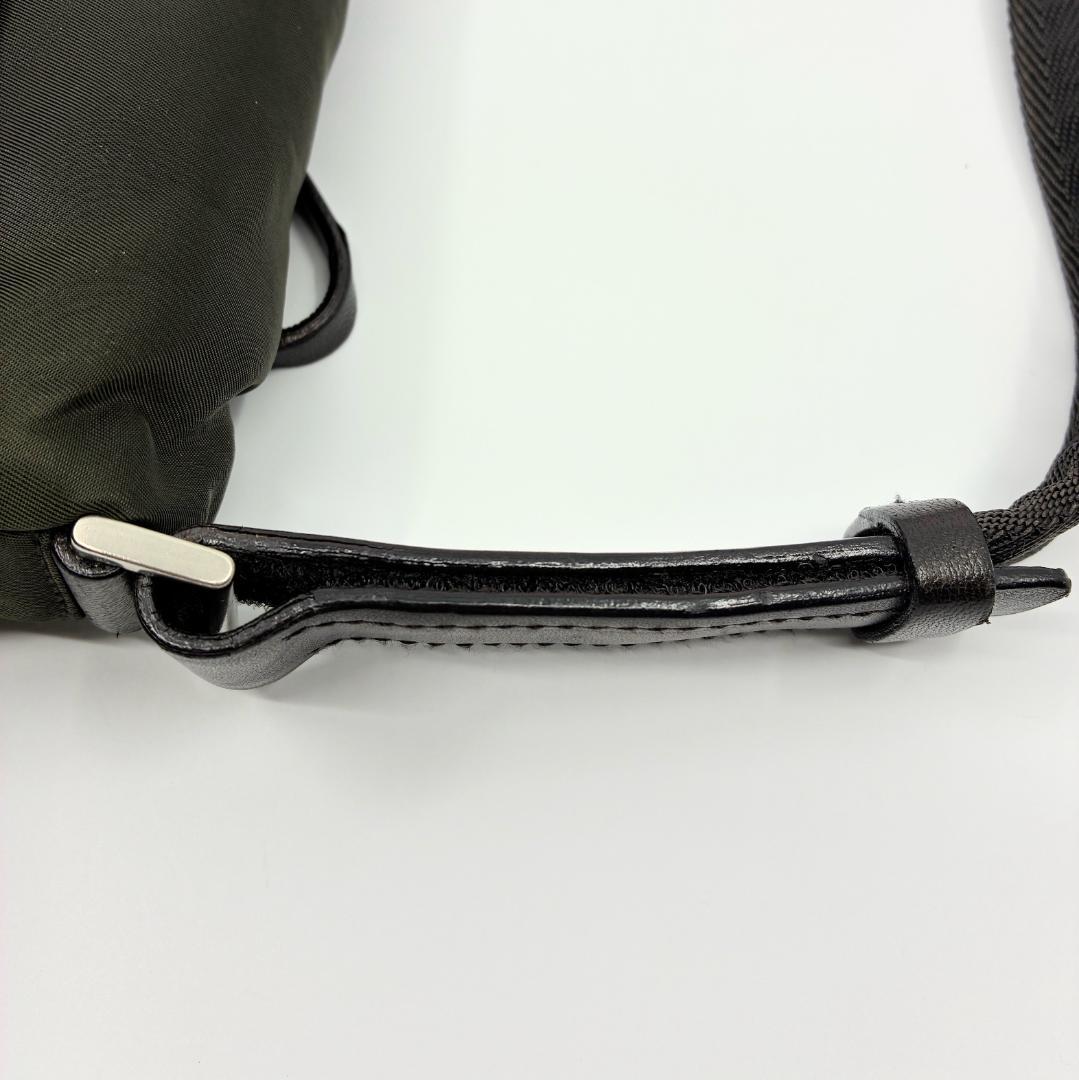 美品 PRADA プラダ ナイロン ショルダーバッグ カーキ A1359B1