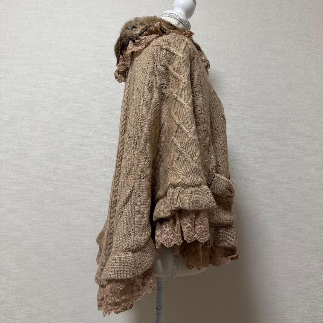 ピンクハウス　ラビットファーレース付きケープポンチョ　ニット　裏ボア　リボン