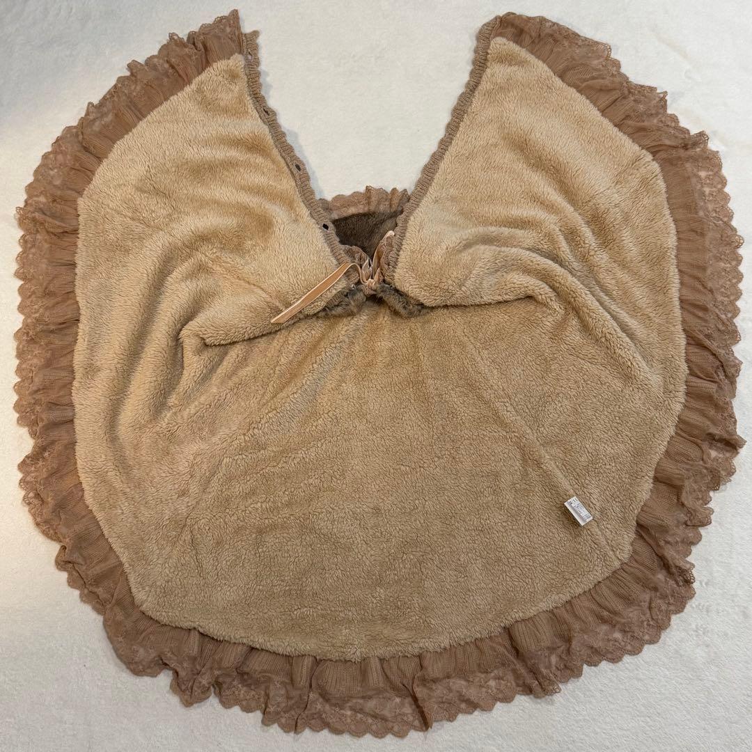 ピンクハウス　ラビットファーレース付きケープポンチョ　ニット　裏ボア　リボン