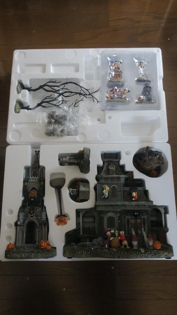 ディズニー ハロウィン ビレッジ 12ピース Disney Halloween