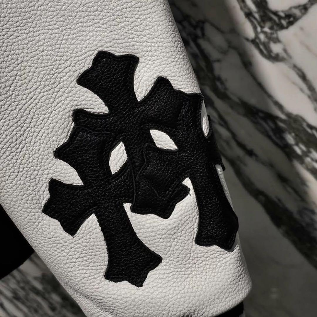 国内発送　 スタジャン 黒と白 刺繍キャラクター付きクロムハーツ風