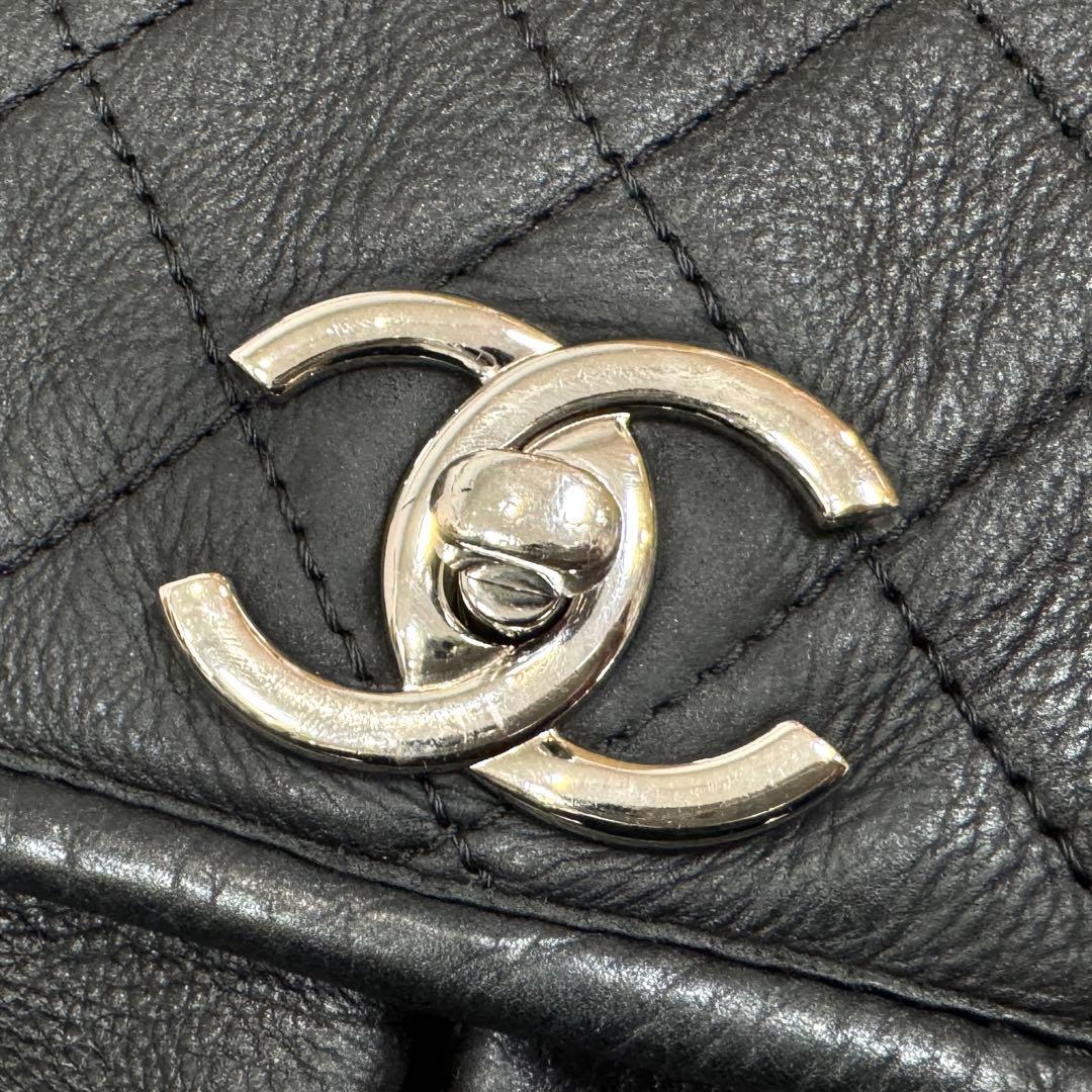 シャネル レザー マトラッセ チェーントートバッグ ブラック