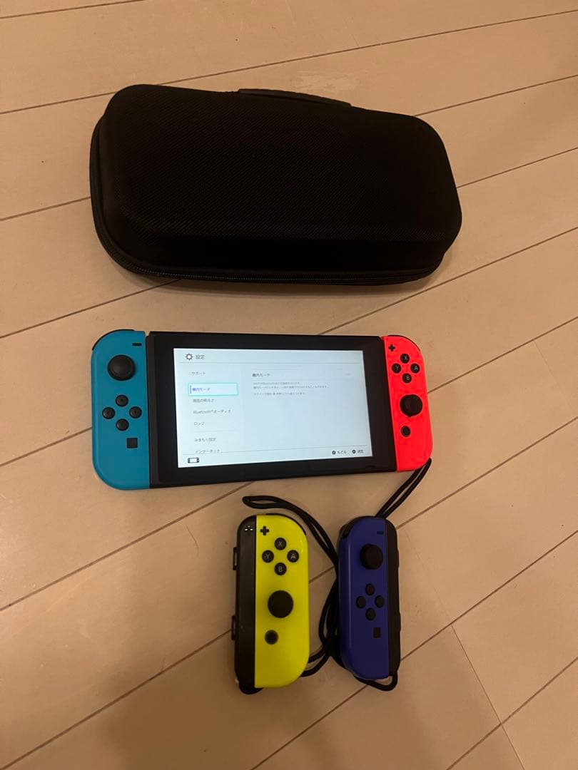 Nintendo Switch 本体＋Joy-Con ＋ケース