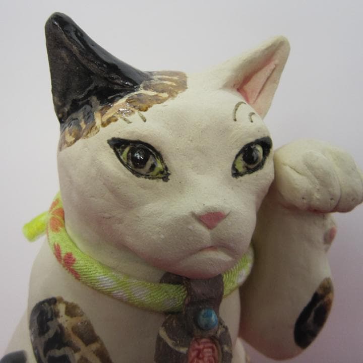 招き猫　置物　作家　新品　三毛猫　青海波模様　陶器