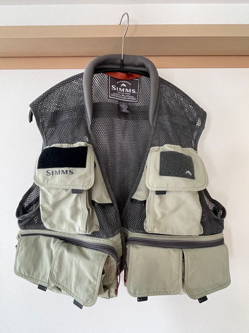 SIMMS フィッシングベスト カーキ